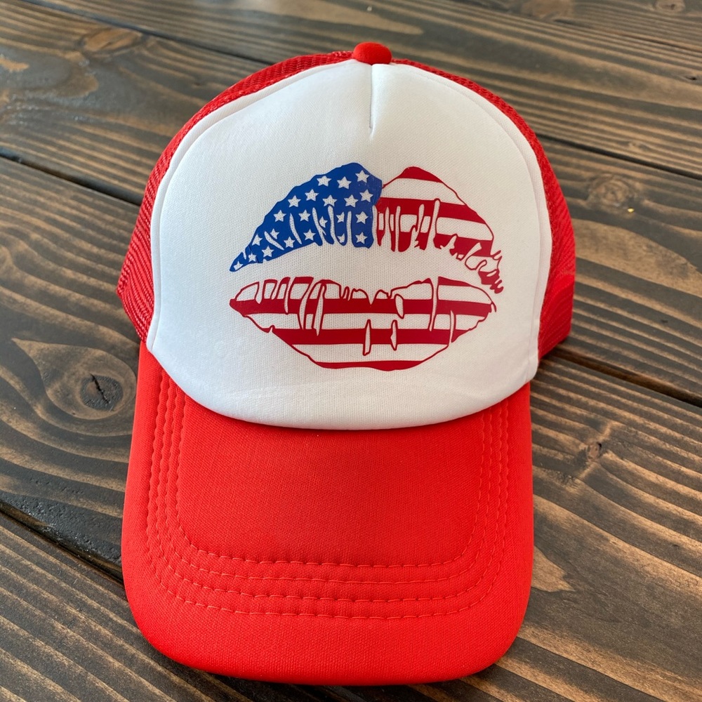 Women’s USA Mesh Trucker Hat / one size